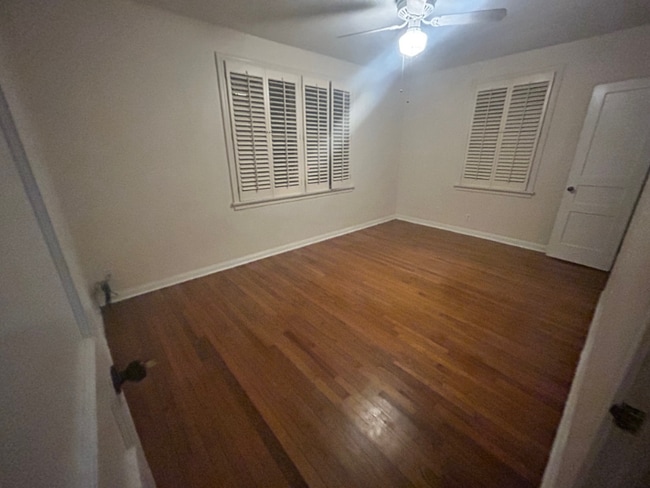 Foto del edificio - 2652 Merwyn Rd