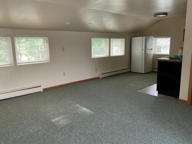 Sala de estar y cocina - 2121 Cameron Ave