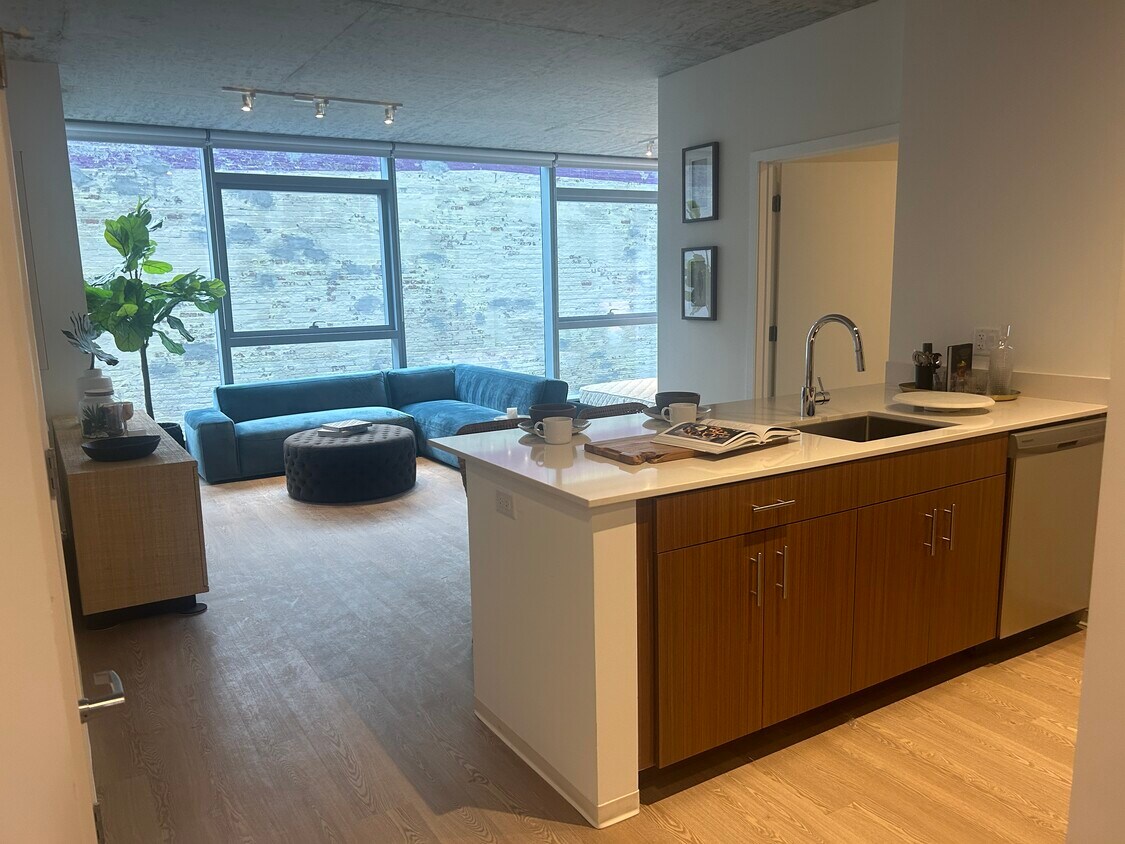 Foto principal - 1407 S Wabash Ave
