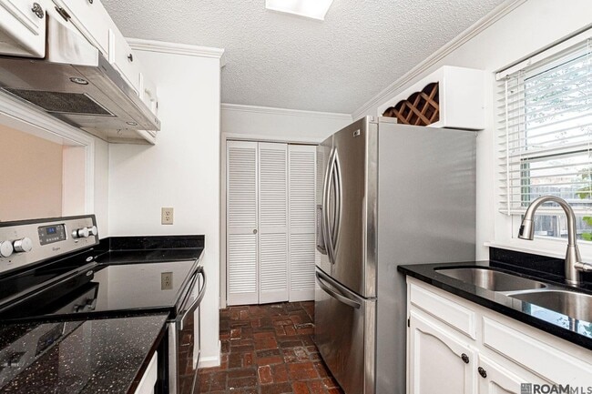 Photo - 10536 N Oak Hills Pkwy Apartment