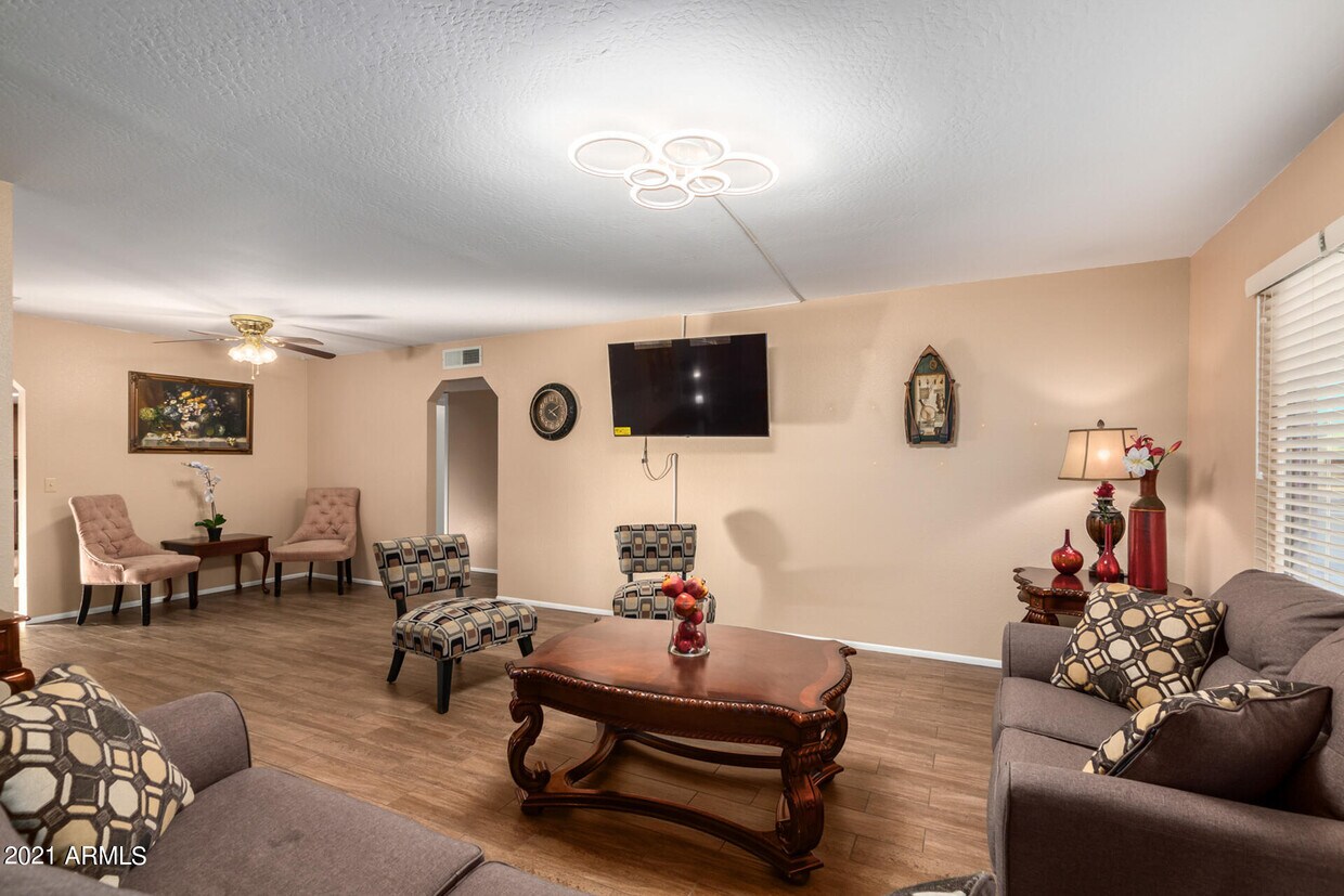 Foto principal - 1508 N Iowa St