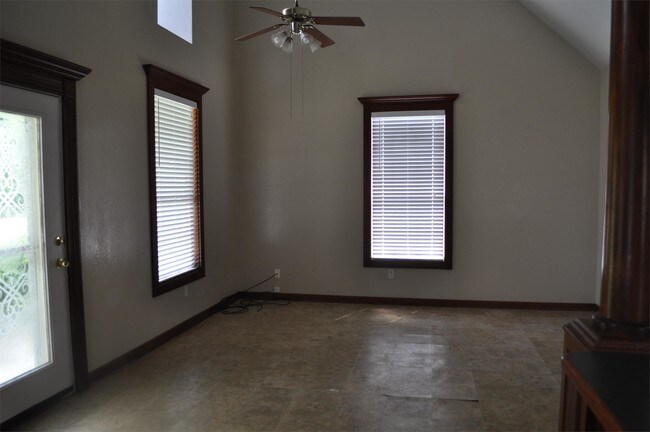 Building Photo - 1601 Melvin Ln