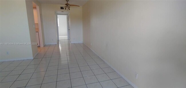 Foto del edificio - 1400 NE 54th St