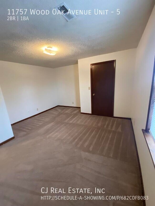 Foto del edificio - 11757 Wood Oak Ave