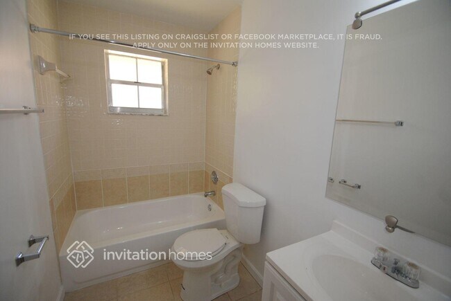Foto del edificio - 4475 NW 99th Ave