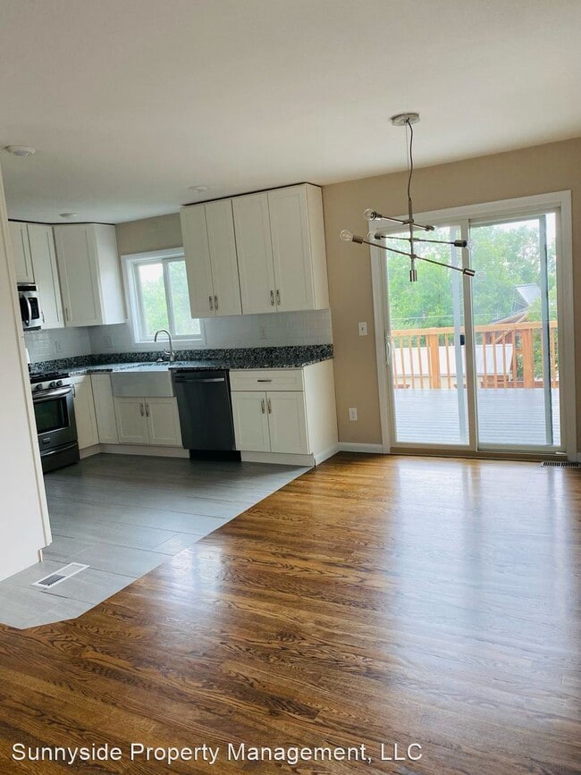 Building Photo - 4 br, 2 bath House - 2810 6th Street