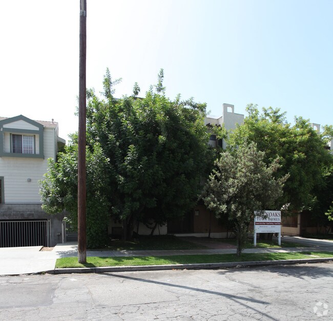 Foto del edificio - 1156 Justin Ave