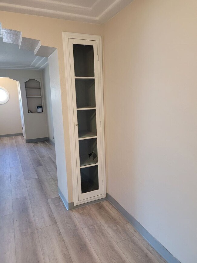 Foto del edificio - Supper cute 3 bedroom 1 bath house. This house has lots of charm.  The upstairs is one big bedroo...