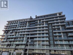 Building Photo - 461 Green Rd