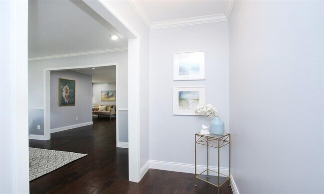 Building Photo - 9638 Meadowland Dr