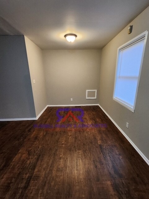 Building Photo - 2500 Tempest Dr SW