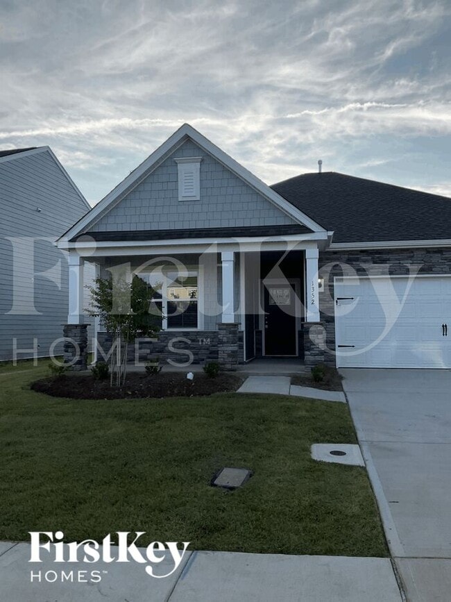 Building Photo - 1352 Secrest Cmns Dr