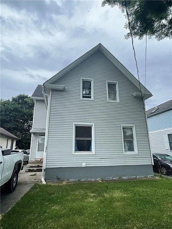 Building Photo - 183 1st St