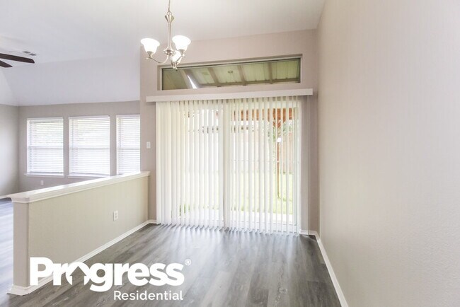 Foto del edificio - 741 Silverbrook Dr