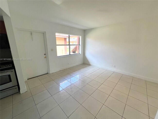 Foto del edificio - 101 NE 41st St