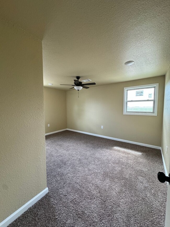 Building Photo - 3 Bed / 1 Bath in Trumann Available Now!