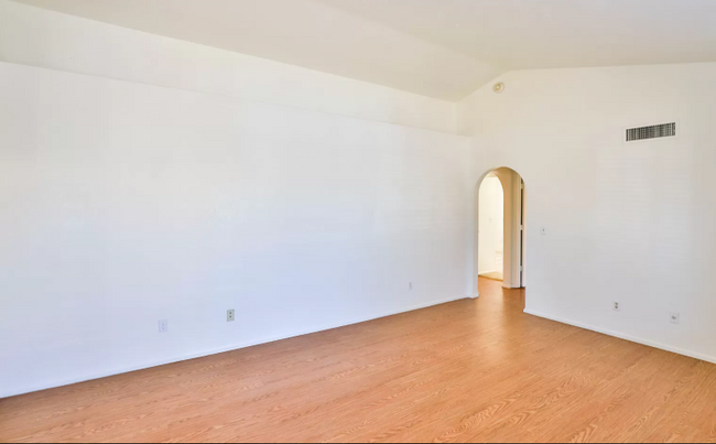 Foto del edificio - 8520 W Palm Ln