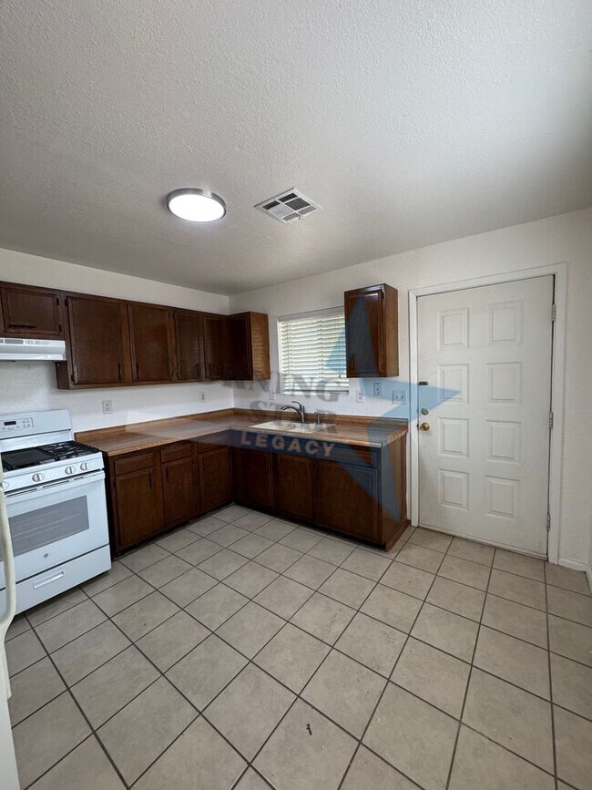 Foto del edificio - Cute 2-Bedroom Duplex