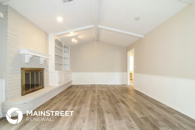 Foto del edificio - 5513 Cloverlawn Dr