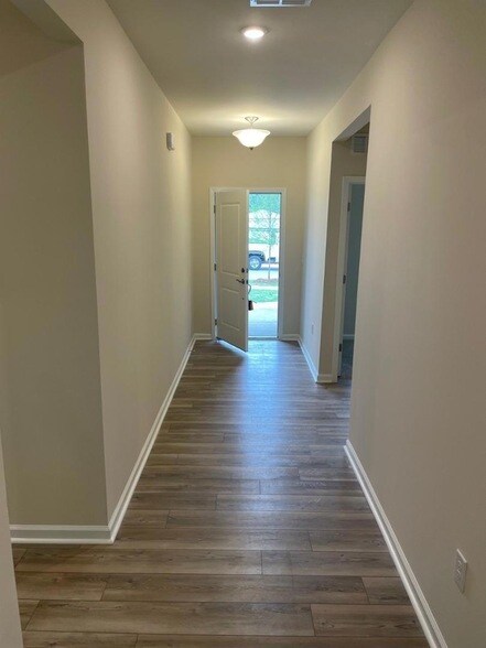 Foto del edificio - 473 Campbell Ridge Place