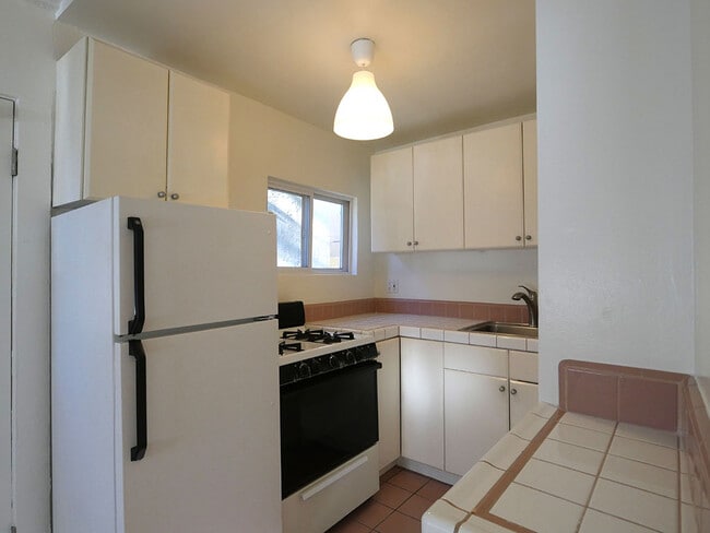 Kitchen - 2615 5th St