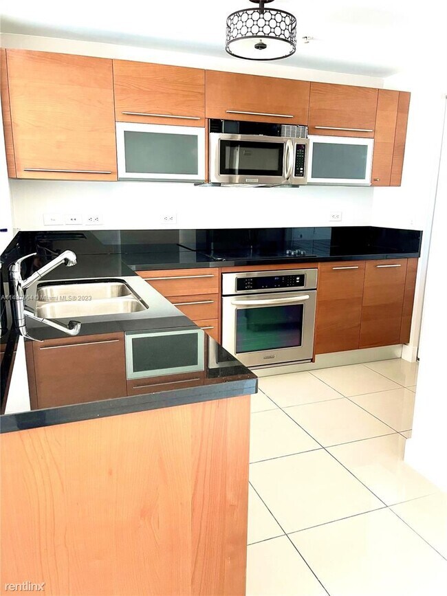 Foto del edificio - 1 br, 1 bath Condo - 244 Biscayne Blvd Apt...