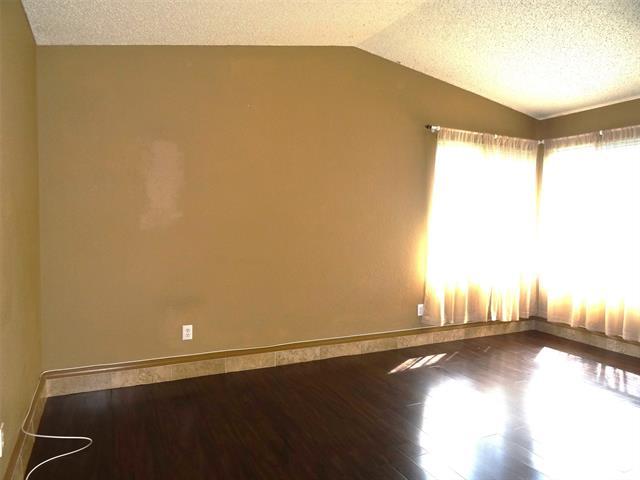 Building Photo - 2517 Hollydale Dr