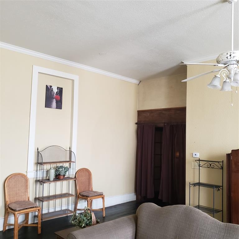 Foto principal - 210 W Grand Ave