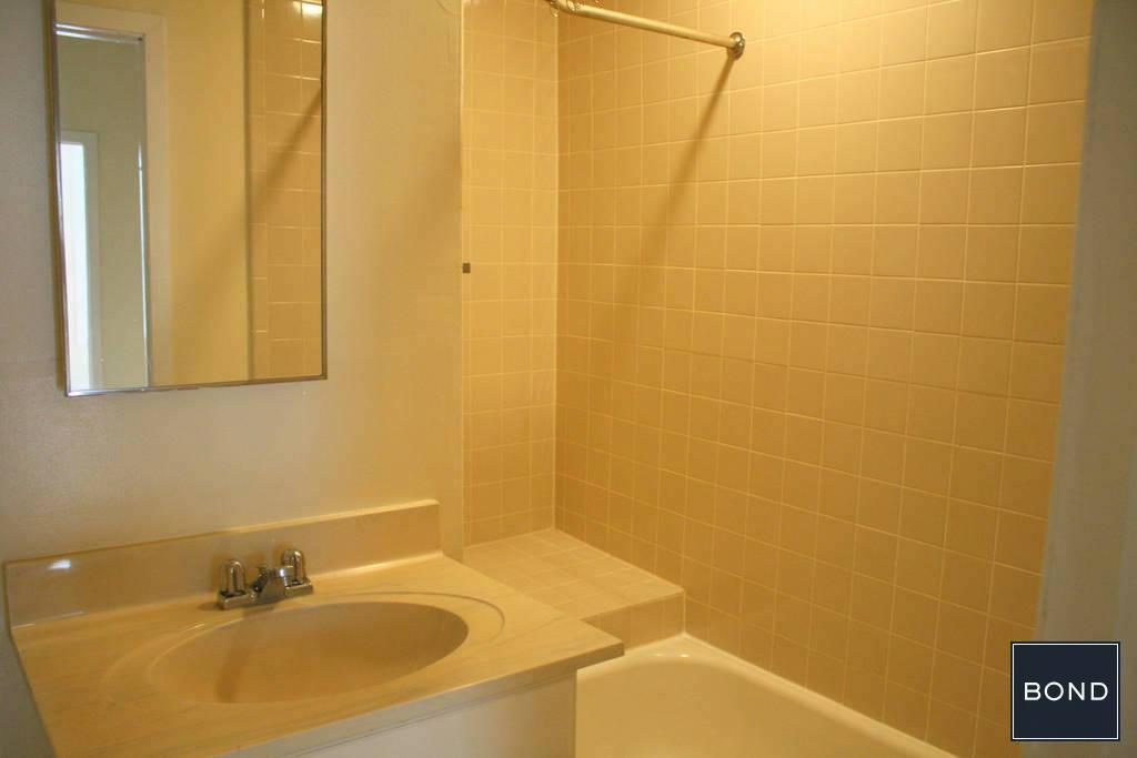 Foto del edificio - 313 E 60th St