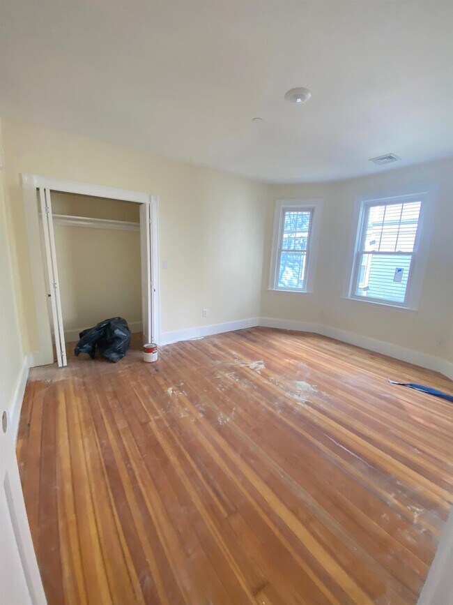 Building Photo - 28 Putnam Ave