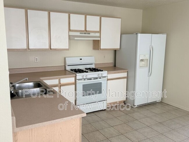 Building Photo - 404 Desert Rock Dr SW