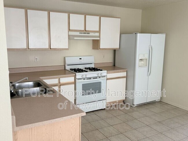 Foto del edificio - 404 Desert Rock Dr SW