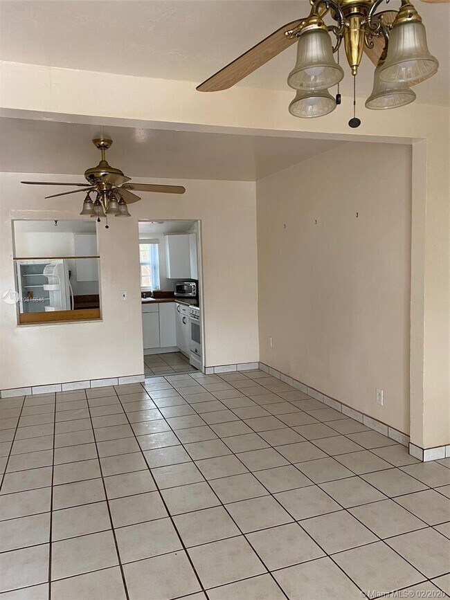 Building Photo - 2439 Coolidge St