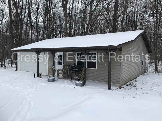 Building Photo - 2425 Hochberger Rd