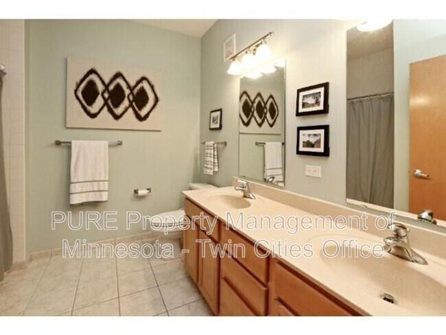 Foto del edificio - 2565 Franklin Ave