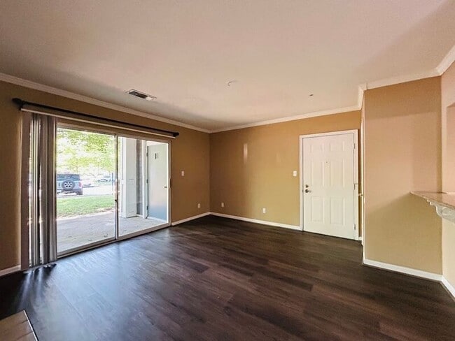 Building Photo - 20283 Beechwood Ter