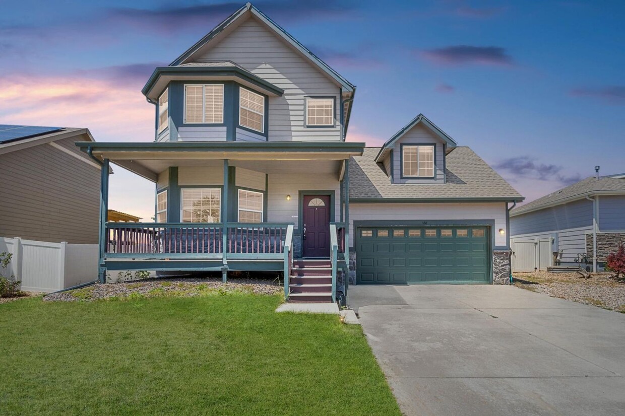 Primary Photo - Lovely 4 Bedroom with Ample Storage