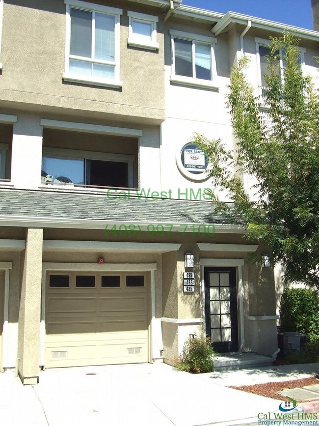 Building Photo - 493 Tower Hill Ave