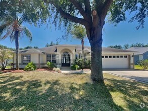 Building Photo - 1075 Princeton Dr
