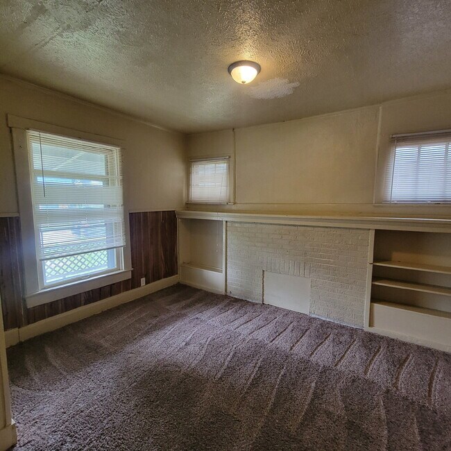 Foto del edificio - Near Eastside 3BR House!