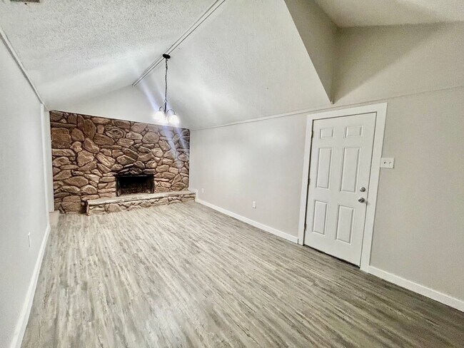 Foto del edificio - Newly Rehabbed Home in Raleigh - Open To Section 8 - $99 Move In Special