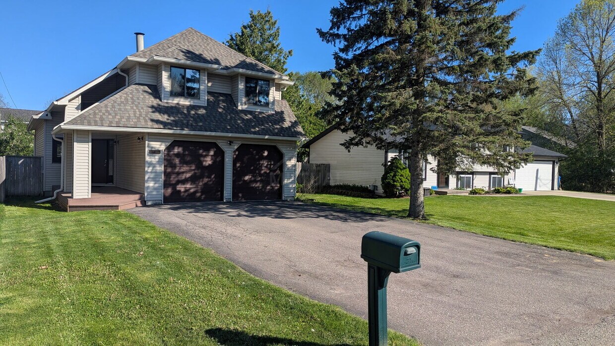 Foto principal - 1039 Cobalt St