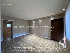 Building Photo - 920 E 6th St