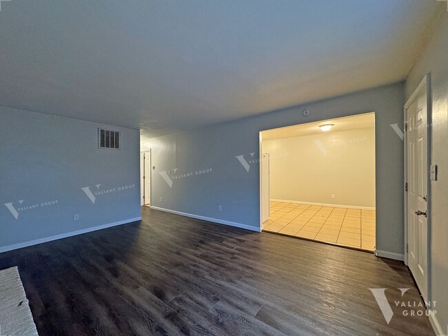 Building Photo - Spacious 2-Bedroom, 1-Bathroom Rental Dupl...