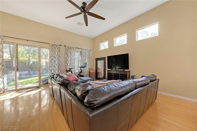 Foto del edificio - 117 Emerald Dunes Cir