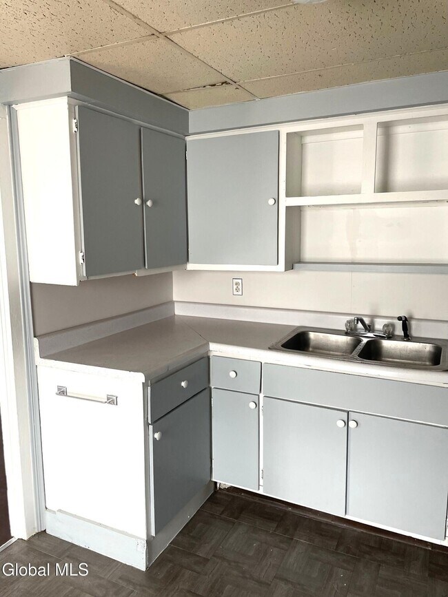 Foto del edificio - 140 Wells Ave