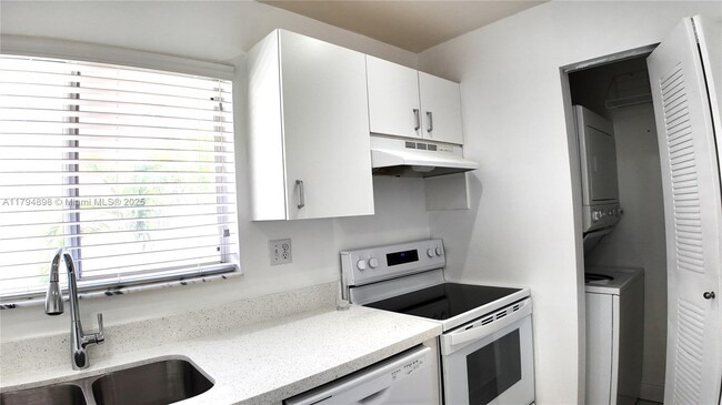 Foto del edificio - 14905 SW 80th St