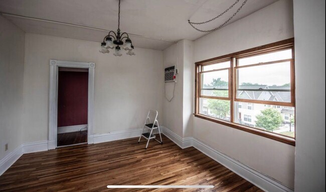 Living Room - 515 Whitall St