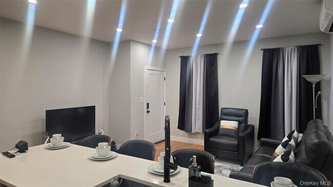 Building Photo - 1006 Lenox Rd