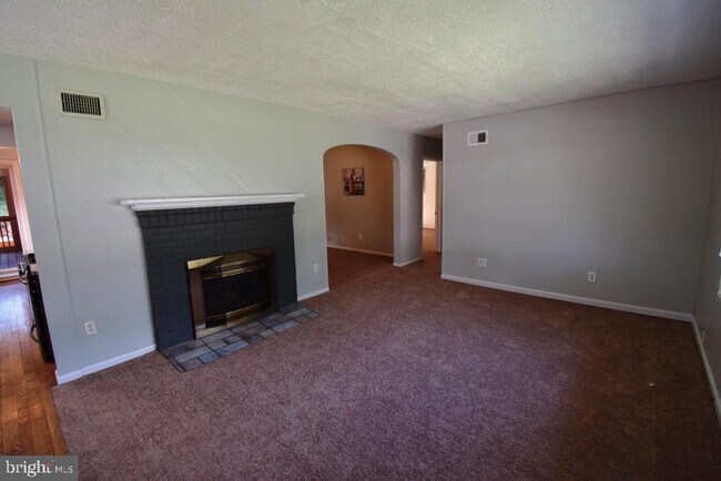 Foto del edificio - 1507 Oakview Dr